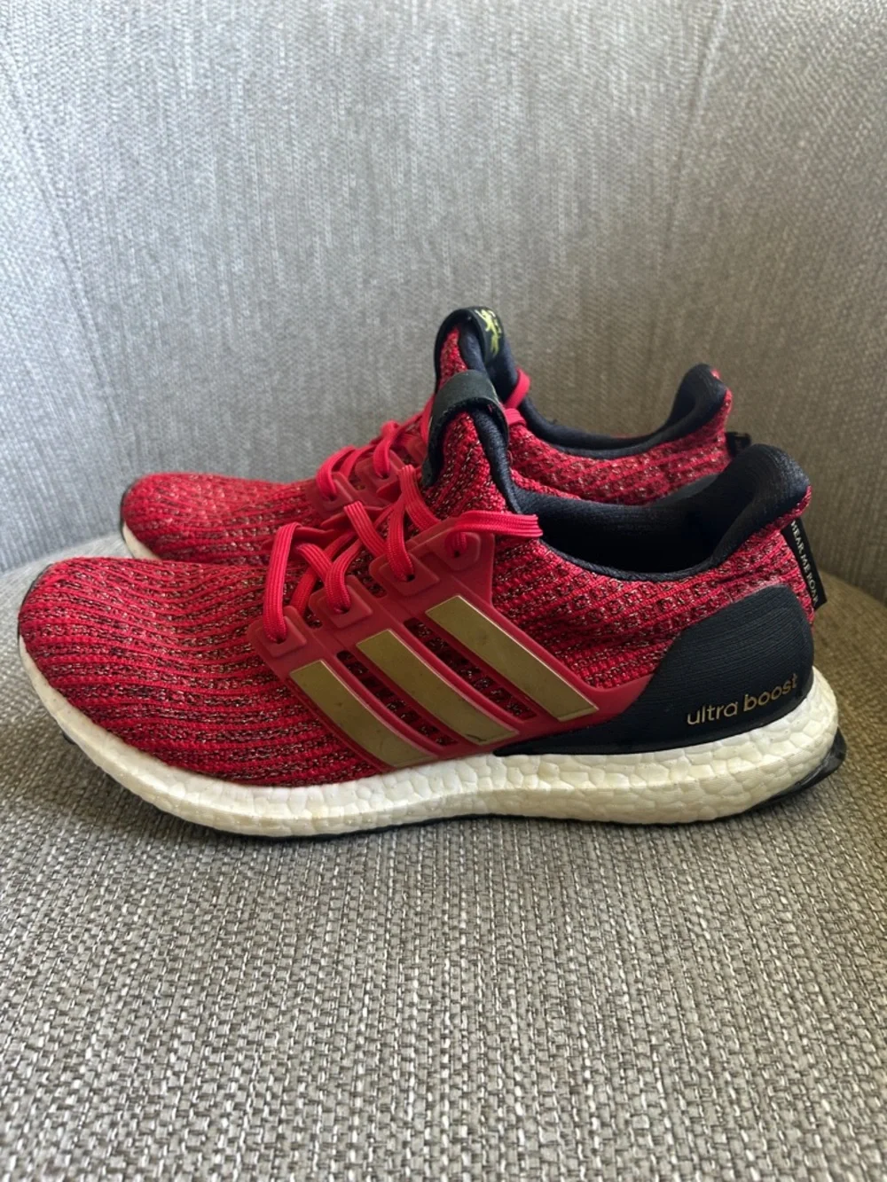 Adidas x Game of Thrones Wmns UltraBoost 4.0 "House Lannister" Sneakers - Picture 2 of 7